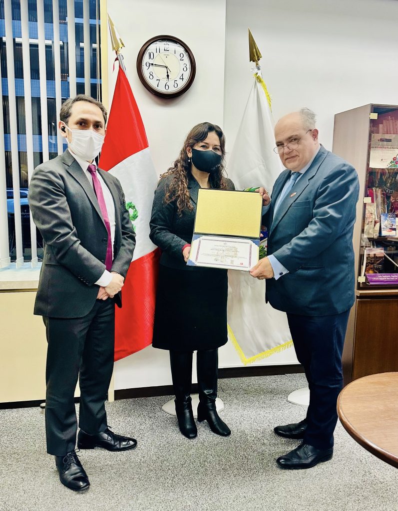 Reconocimiento "MUJER PERUANA EN EL EXTERIOR 2024"