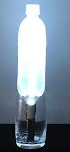 1.-Linterna potenciada con una botella de agua.